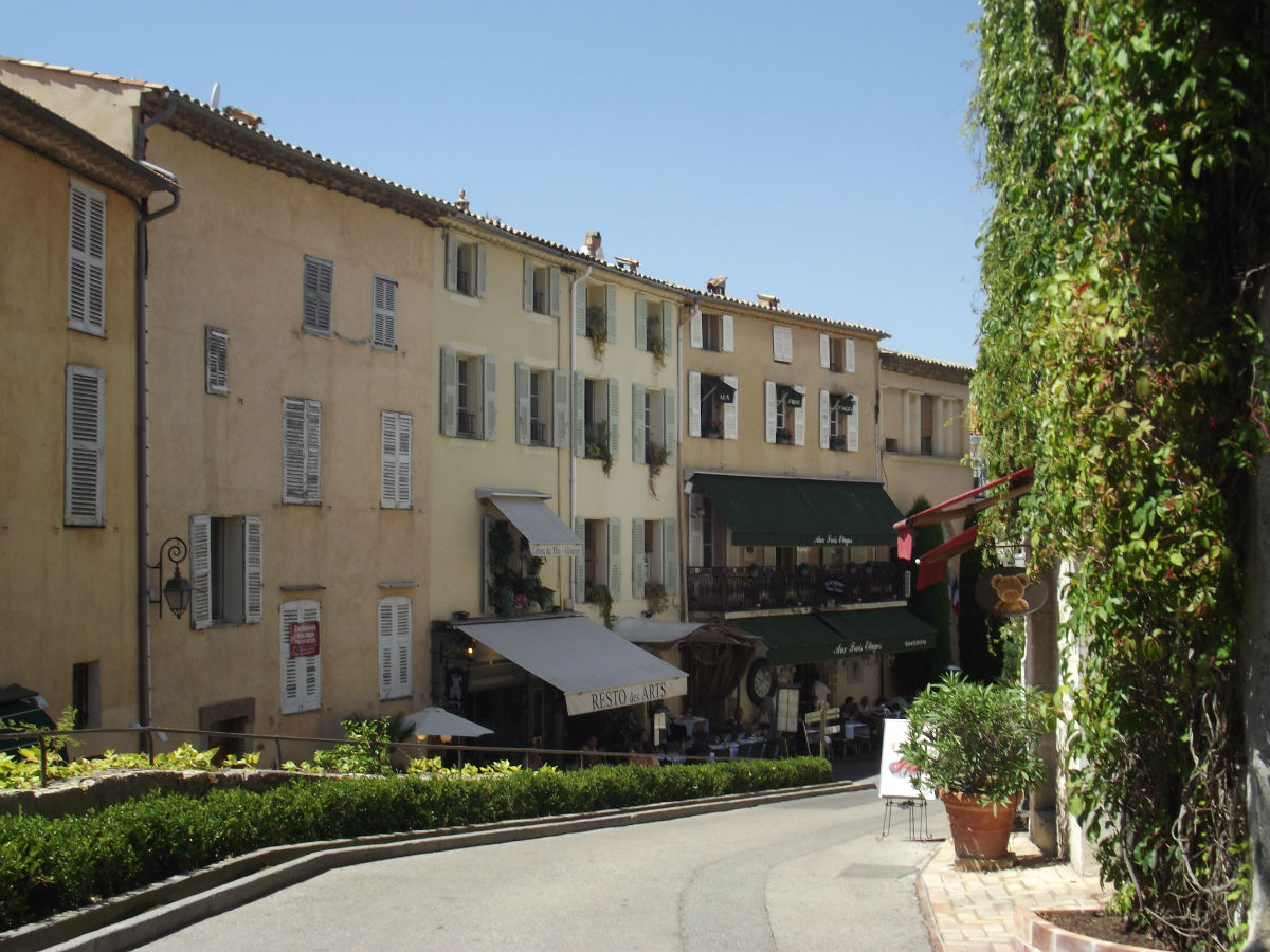 town mougins