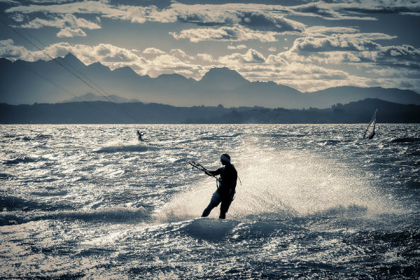 How to start kitesurfing ?